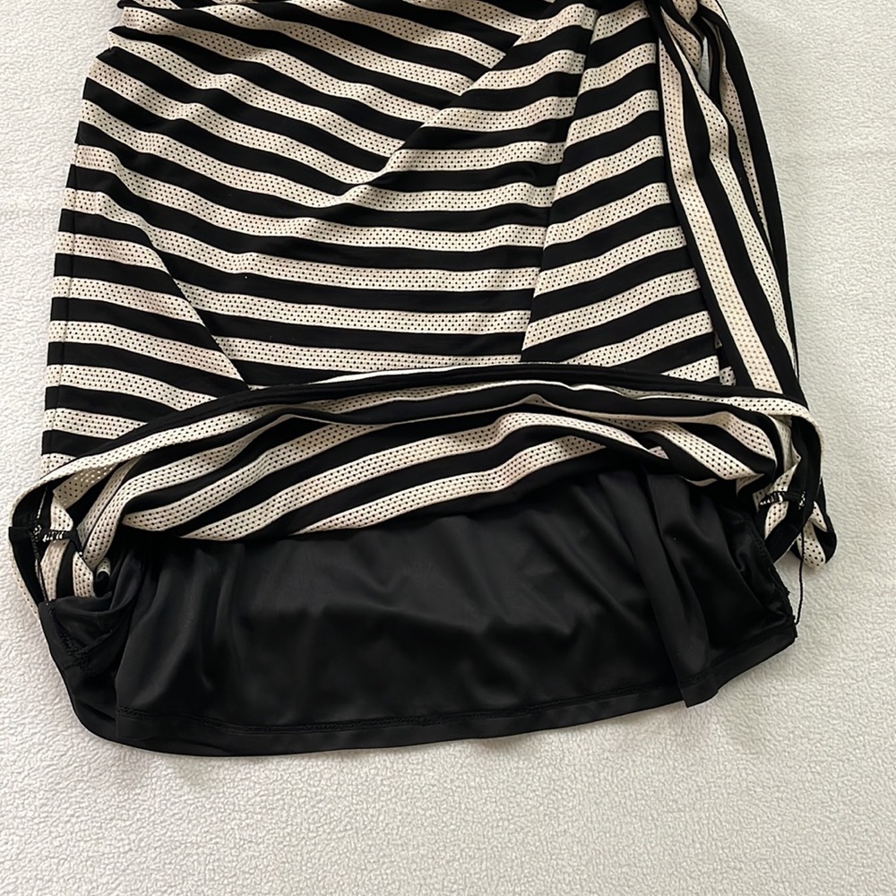 Mini Guess Dress - Picture 3 of 10